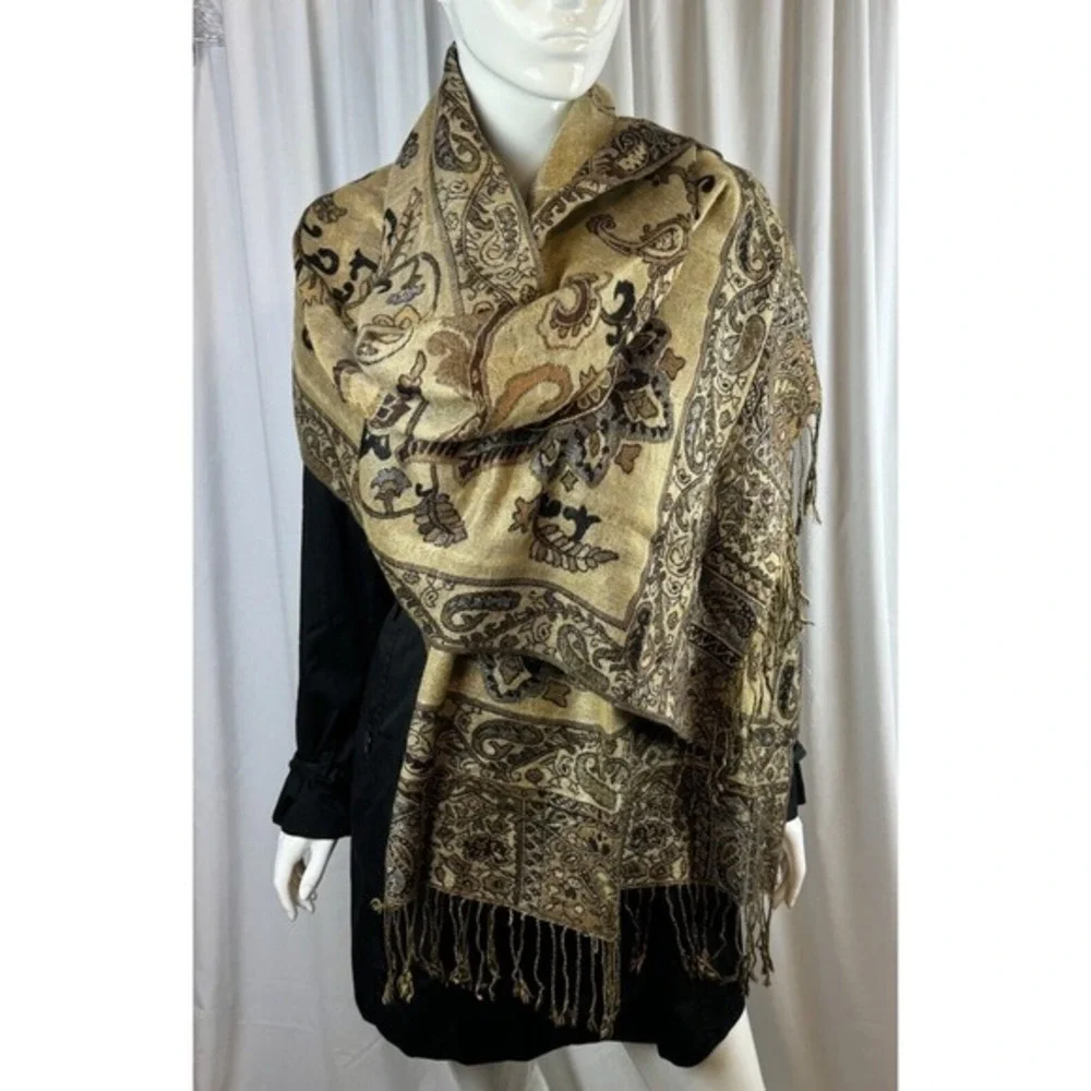Collection Eighteen Brown Gold Paisley Metallic Pashmina Wrap Scarf Fringe 67-06